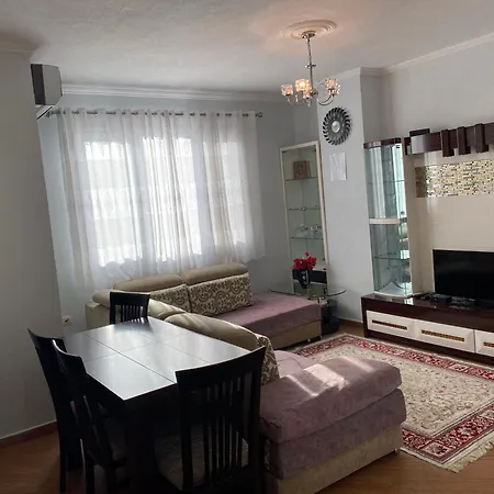 Apartment Comfortable 2-br For 4